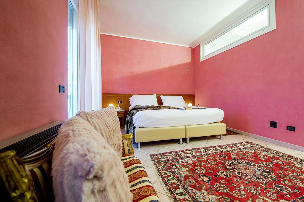 Hotel San Gerolamo Vercurago Екстериор снимка