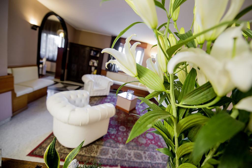 Hotel San Gerolamo Vercurago Екстериор снимка