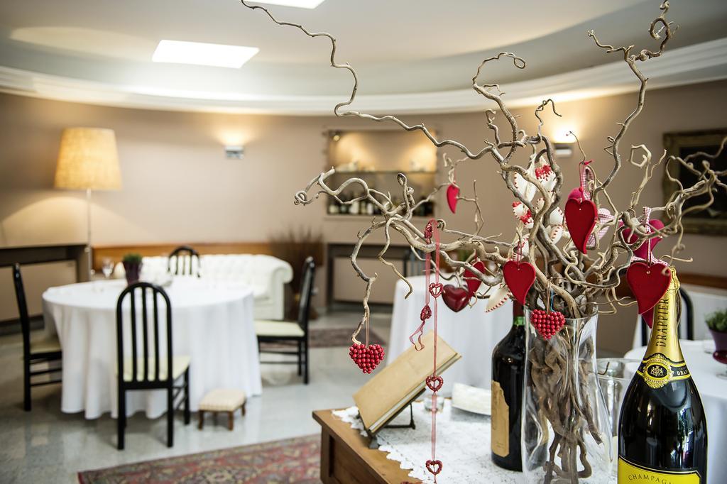 Hotel San Gerolamo Vercurago Екстериор снимка