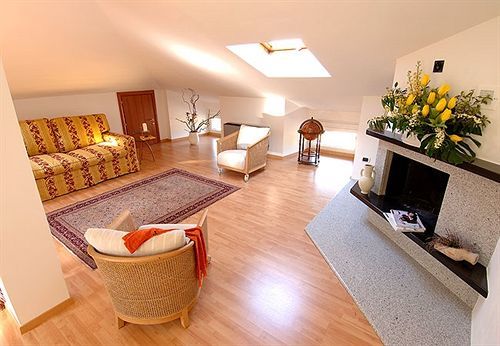 Hotel San Gerolamo Vercurago Екстериор снимка